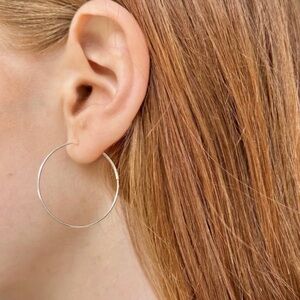 Brandy Melville Sterling Silver Thin Hoop Earrings | Silver
Sterling Silver Thin